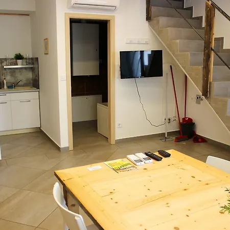 Apartman Upartments *