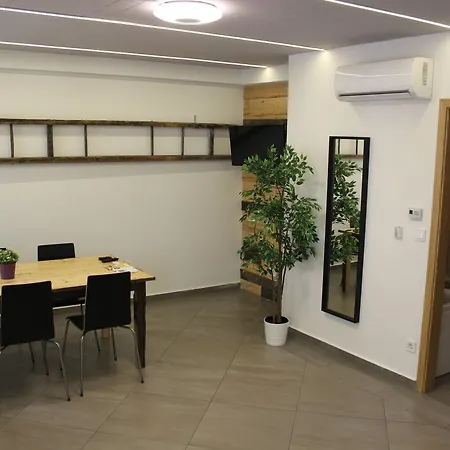 Apartman Upartments *